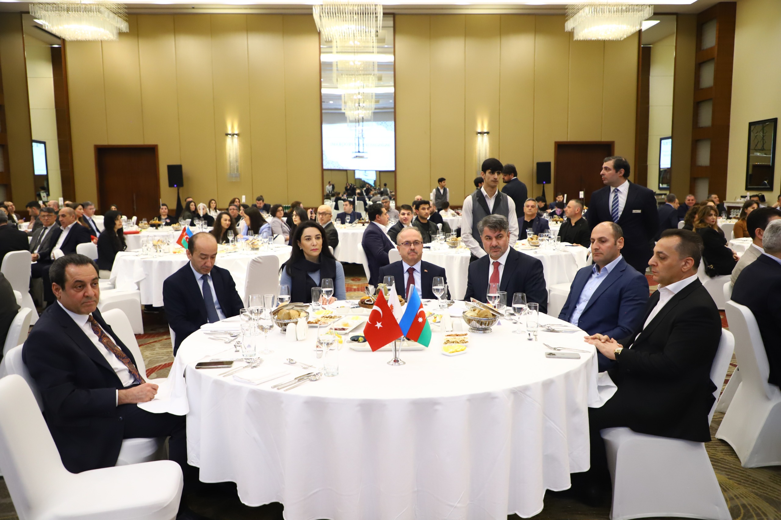 Türkiyənin Azərbaycandakı fövqəladə və səlahiyyətli səfiri, Prof.Dr. Birol Akgünün iştirakı ilə TÜİB-in “Ənənəvi İftar Proqramı” keçirilib.